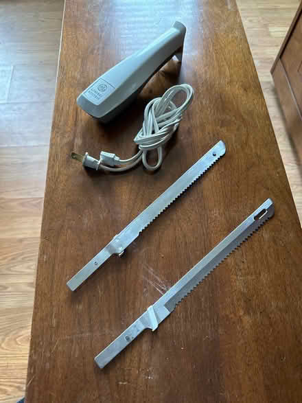 Photo of free Electric carver (Avon st, Charlottesville) #1