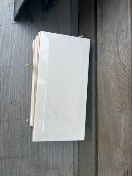 Photo of free 13 white brick style tyles (Forest Hill SE23) #1