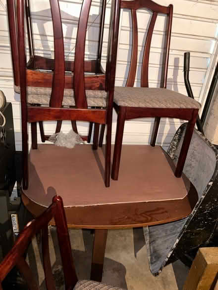 Photo of free Drop leaf table and 4 chairs (CV32 lillington) #1