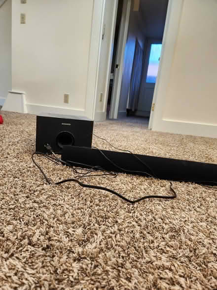 Photo of free Soundbar and speaker (Hollywood/Laurelhurst) #2