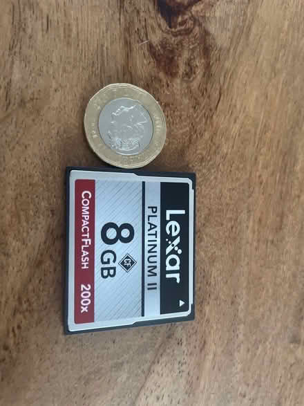Photo of Sony alpha 100 memory cards (Bordon) #1