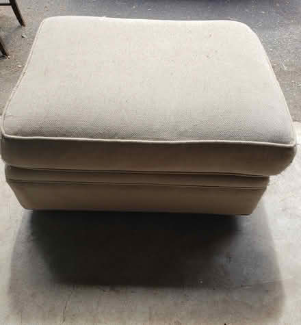 Photo of free Ottoman (Edmonds) #1