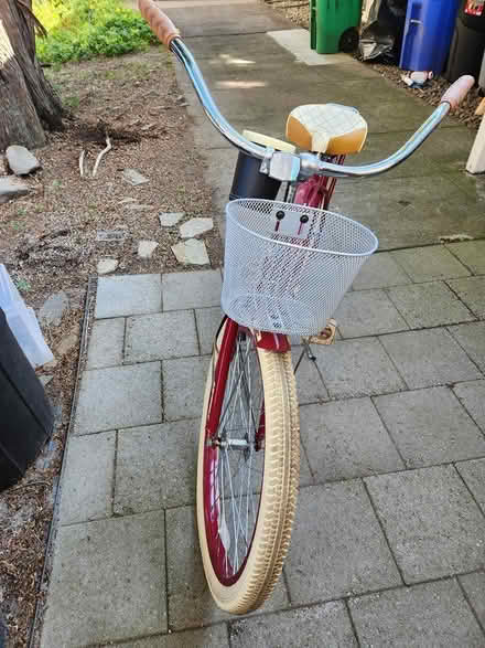 Photo of free Girls/Womens bike (Hollywood/Laurelhurst) #2