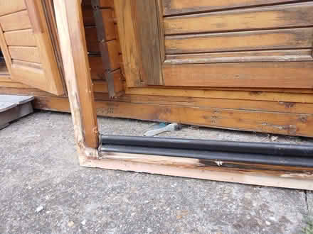 Photo of free Summerhouse window (St Mary Cray, BR5) #3