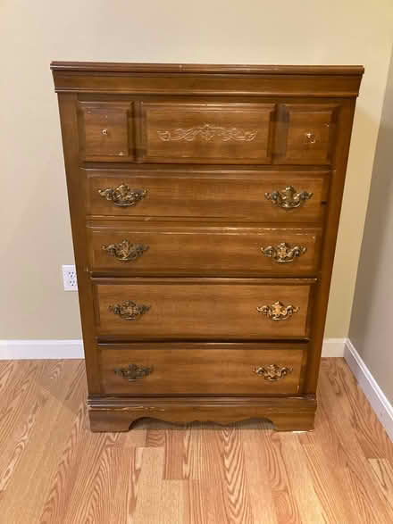 Photo of free three chest of drawers / bureaus (Majestic Avenue / Broad St) #2