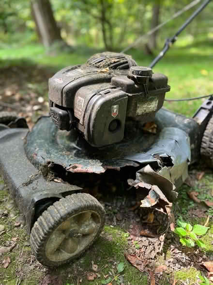 Photo of free Working lawn mower (barrytown/red hook) #3