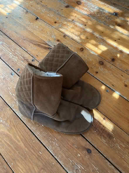 Photo of free Girls fleece lined boots size 8 (TN24) #1