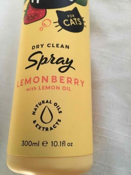 Photo of free Dry shampoo for cats (Surrey Quays SE16) #1
