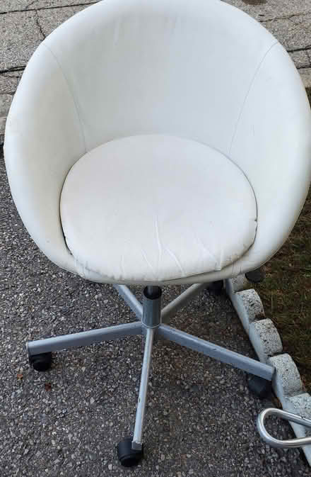 Photo of free Computer/make-up table chair (Northeast Newmarket) #2