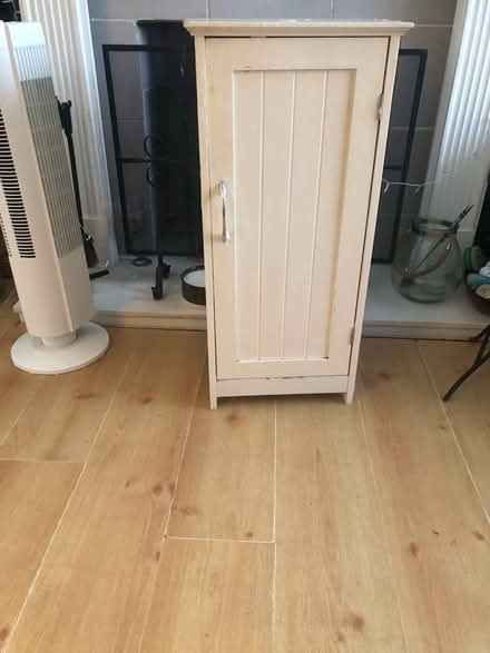 Photo of free Small cabinet (Leigh kent) #2