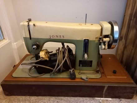 Photo of free Ancient sewing machine. (Greaves LA1) #2
