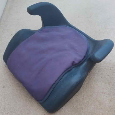 Photo of free Child car booster seat (Tyttenhanger AL4) #1