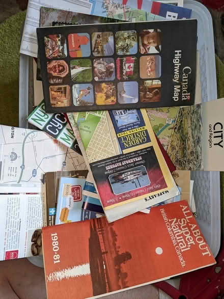 Photo of free maps (Washington Heights near GWB) #1