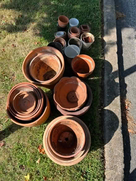 Photo of free Garden pots (2170 Buttonwood Rd., Berwyn) #1