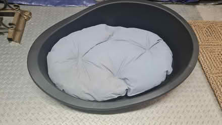 Photo of free Dog bed (RH1) #3