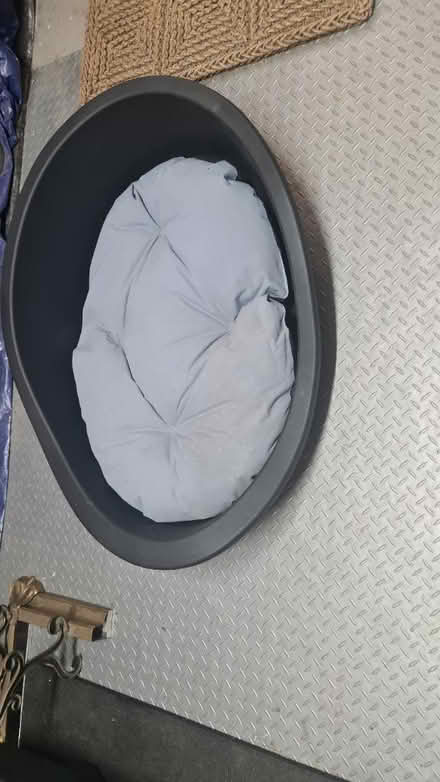 Photo of free Dog bed (RH1) #1