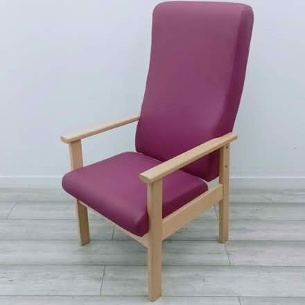 Photo of A chair like this (Heath & Reach LU7) #1
