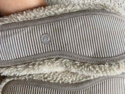 Photo of free Girl’s slippers size 2 but fit size 1 too (Tunbridge Wells S. TN2) #2