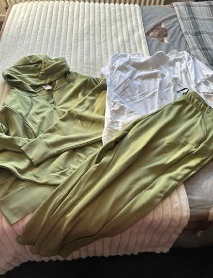 Photo of free Brand new genuine ladies plus size (Leam Lane gateshead NE10) #1