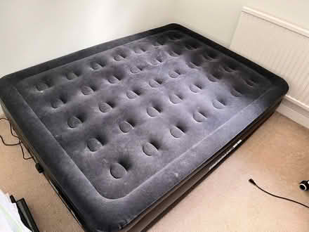 Photo of free Air Mattress with Electronic Pump (GU15) #1