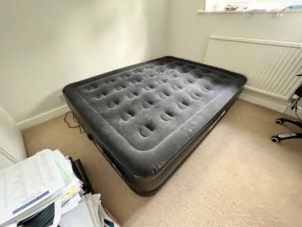 Photo of free Air Mattress with Electronic Pump (GU15) #3