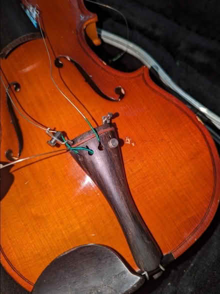 Photo of free Violin that NEEDS WORK (Brooklyn) #4