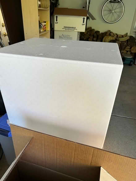 Photo of free 4 styrofoam coolers and boxes (Glenview IL) #1