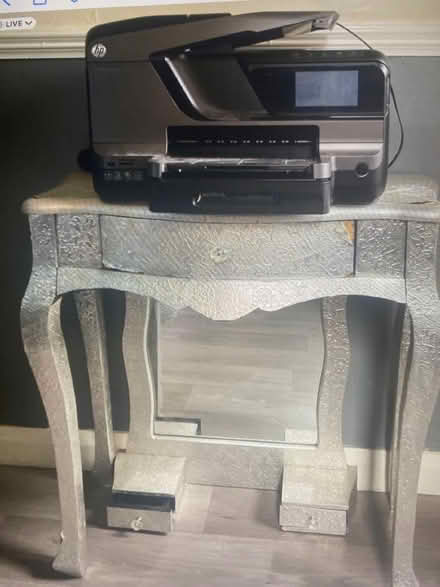 Photo of free dressing table with mirror (Vale LA1) #1