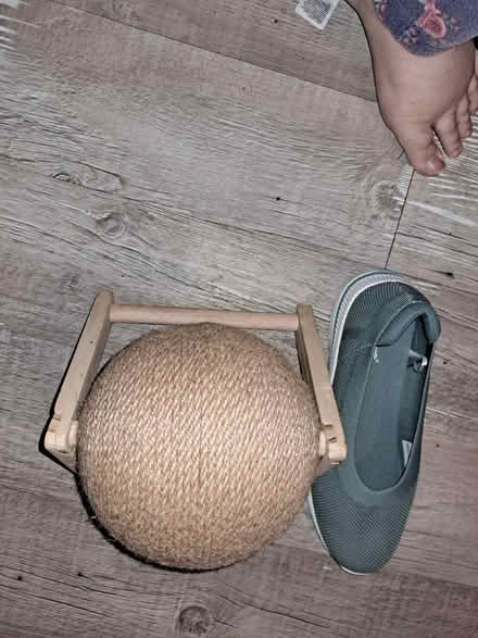Photo of free Cat Scratching toy π (HAO near Wembley health centre) #2