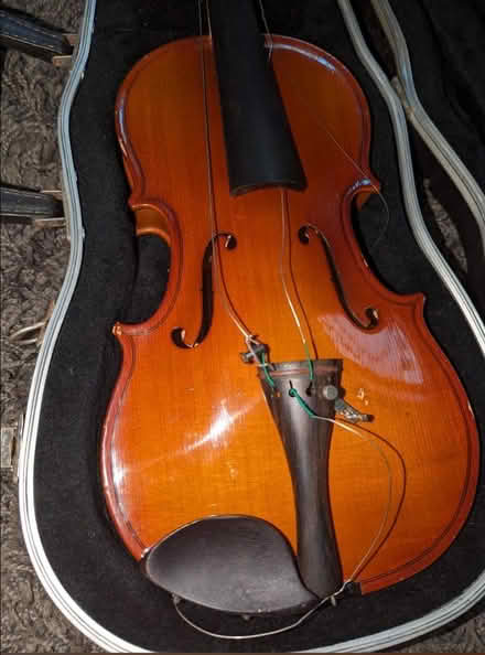 Photo of free Violin that NEEDS WORK (Brooklyn) #3