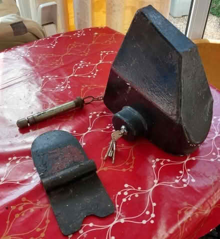Photo of free hitch lock for caravan or trailer (Hampton Magna CV35) #1