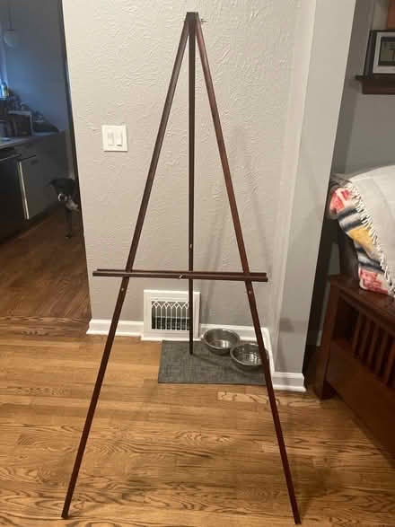 Photo of free Wood Easel (Sunnyside) #1