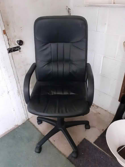 Photo of free Black officer chair (Hanwood SY5) #1