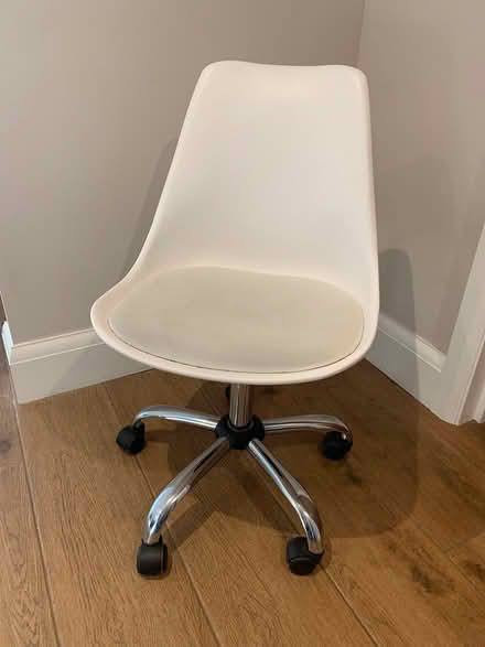 Photo of free Swivel desk chair (Shirley, Croydon, CR0) #3