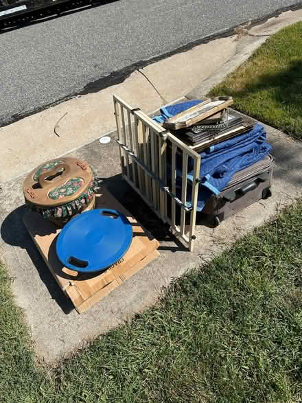 Photo of free Assorted home stuff (78th and antioch op) #1