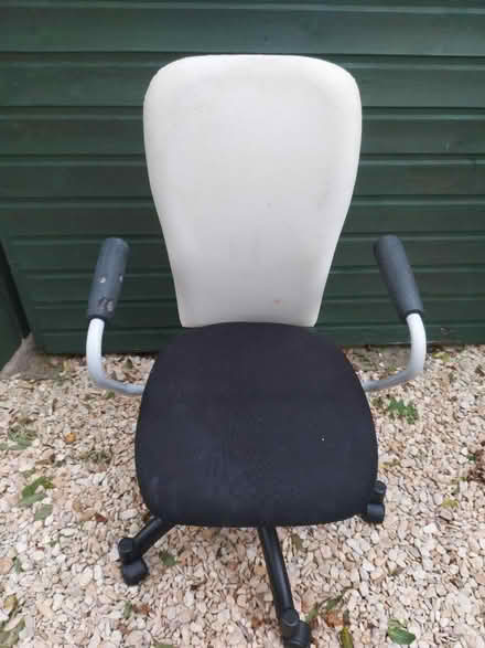 Photo of free Office chair (Walton Manor OX2) #1