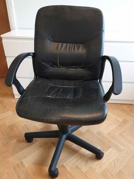 Photo of free Office chair (EN4) #1