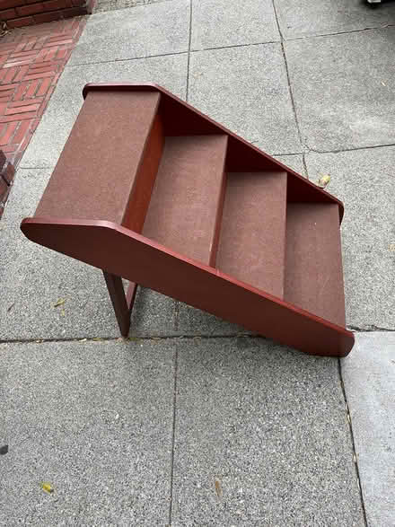 Photo of free Dog step (to get on bed) (Sea Cliff/Richmond) #2