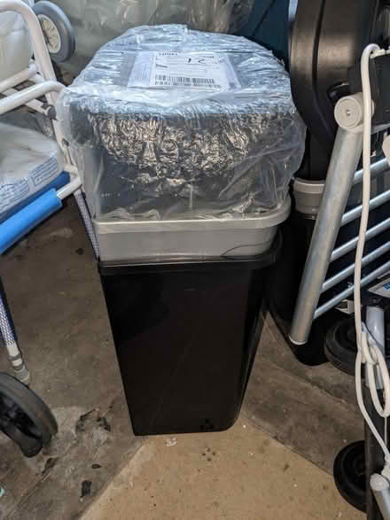 Photo of free 4 sets of brand new twin bins, one for recyling (Inverleith EH3) #1