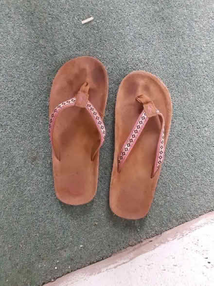 Photo of free Fatface flip flops (Hanwood SY5) #1