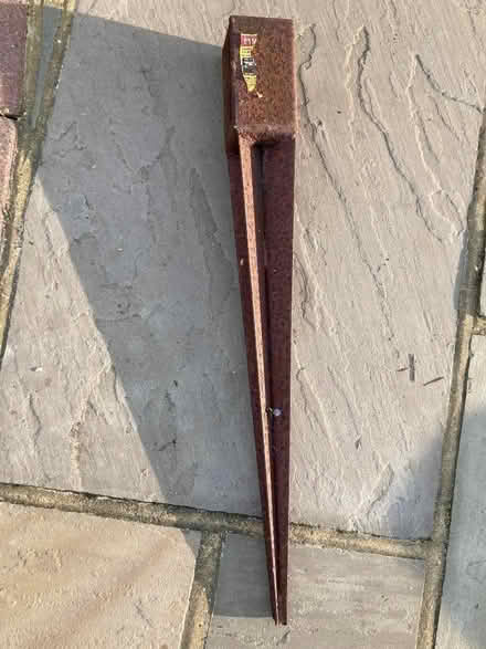 Photo of free Met post (Woodley RG5) #1