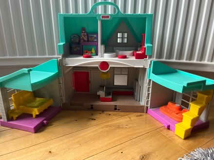 Photo of free Fisher Price Little People house (TW9) #1