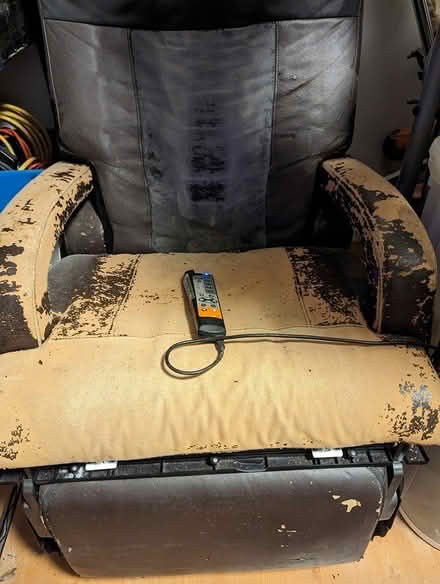 Photo of free Massage Chair with worn leather (Nepean, Tanglewood) #3