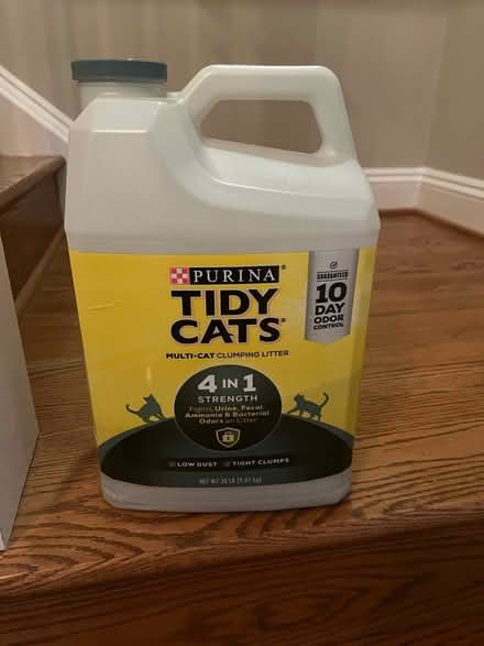 Photo of free Half-full container Tidy Cat litter (Cherrydale North Arlington VA) #1