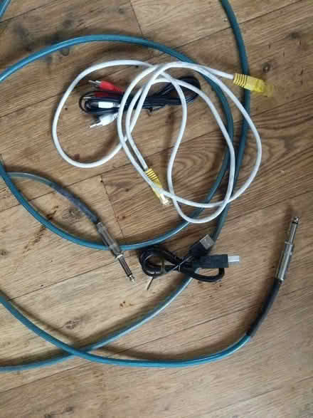 Photo of free Cables (Rowde SN10) #1