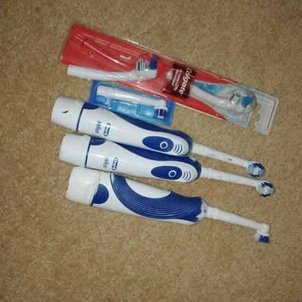 Photo of free three electric toothbrushes (South Croydon CR2) #1
