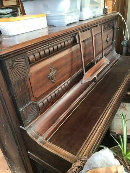 Photo of free Upright piano (Oxlinch GL10) #1