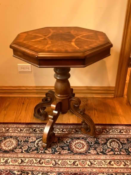 Photo of free End Table (Carpentersville, west of river) #1