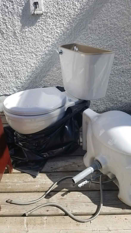 Photo of free Bathroom Fixtures and cabinetry (Overbrook, Ottawa) #4