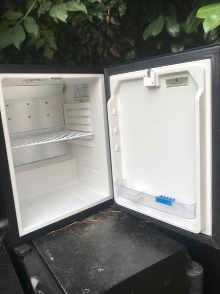 Photo of free Fridge cooler bundle (Thornton Heath CR7) #2